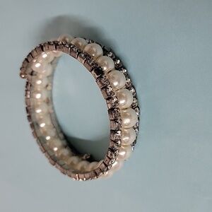 Vintage Crystal and Faux Pearl Beads on Single Length Wire-Stretch Bangle